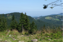001.-Beskid-Slaski-widok-z-Kiczory-na-schronisko-na-Stozku
