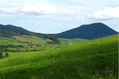 008.-Beskid-Niski-widok-na-Lackowa-najwyzszy-szczyt-pasma