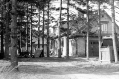 003.-Widok-na-oficyne-i-wozownie-w1976-roku