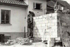 006.-In-1980- year-on-the-north-facade-table-buffet-built