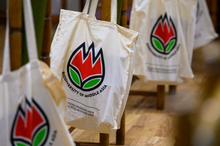 Monografia o&nbsp;florze Tadżykistanu