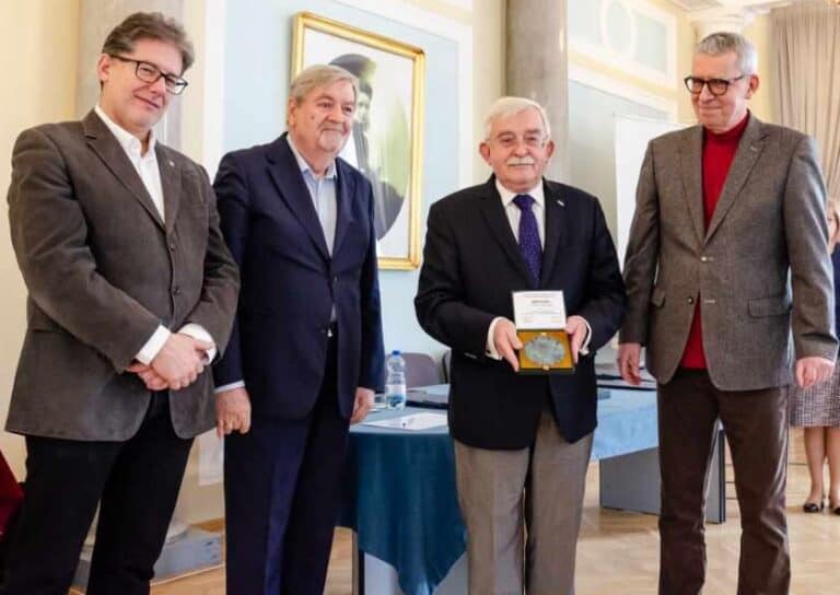 Medal dla prof.&nbsp;dr&nbsp;hab. Jana Rybczyńskiego